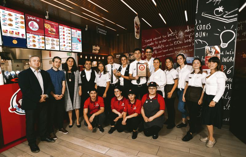 „ვენდის“ ქართულმა რესტორნებმა საერთაშორისო „ვენდისგან“ Dave’s Way სერტიფიკატი – ხარისხის ყველაზე მაღალი ჯილდო მიიღო